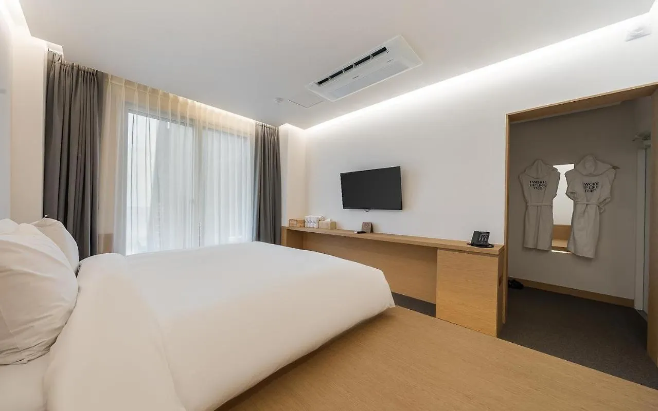 Bluefrog Hotel Incheon 0*,  South Korea