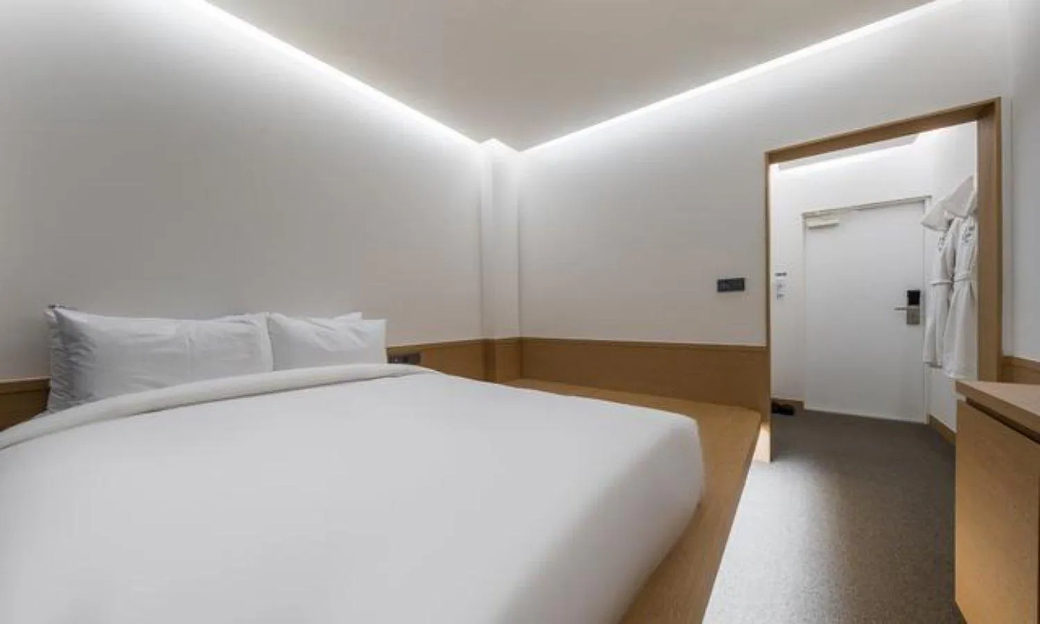 Bluefrog Hotel Incheon 0*,  Korsel