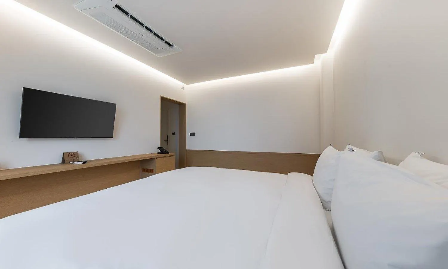 Bluefrog Hotel Incheon 0*,  Korsel