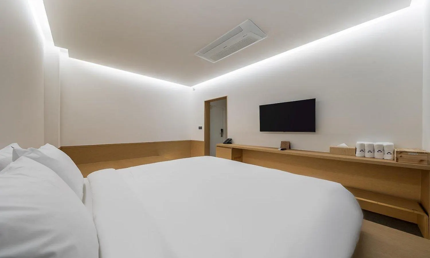 Bluefrog Hotel Incheon 0*,  Korsel