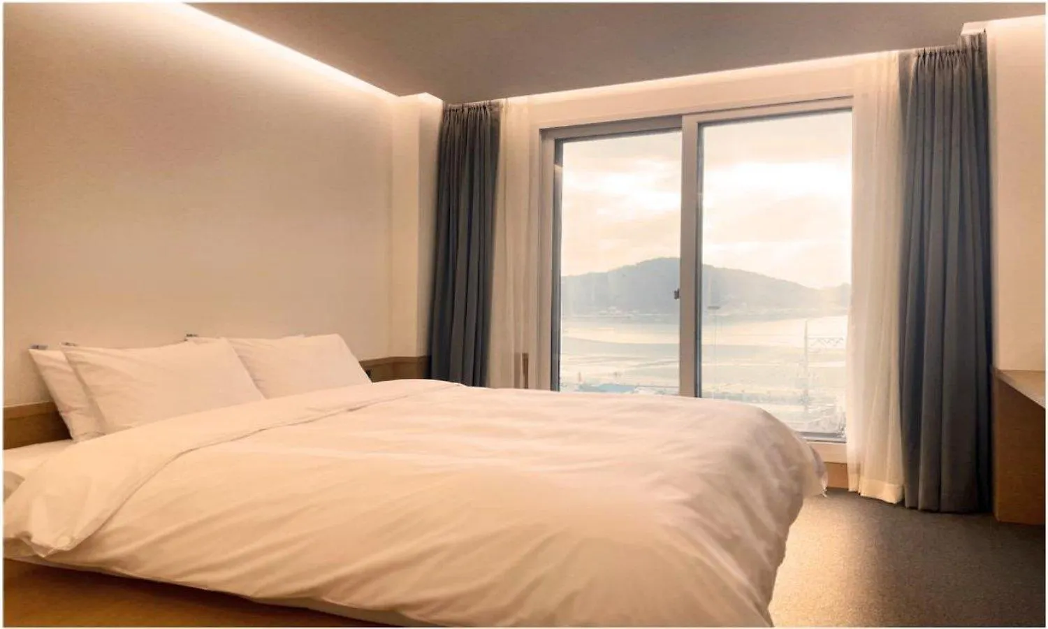 Bluefrog Hotel Incheon 0*,
